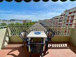 Vibrant Apartment Close to the Beach - Beahost