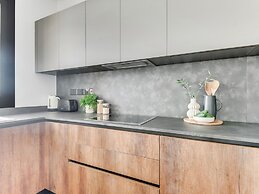 Sanders Crystal 1 Precious 3 Bdr Apt With Shared Pool