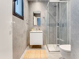 Sanders Crystal 1 Precious 3 Bdr Apt With Shared Pool