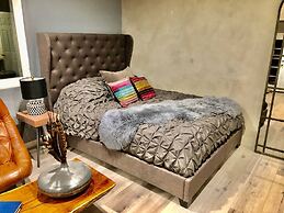 Water Vinyasa Fire Pit Pool Outdoor Lounge