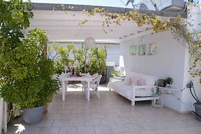 Maisonette Near Beach & City Center