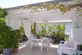 Maisonette Near Beach & City Center