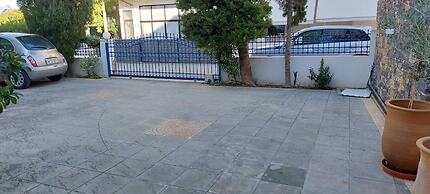 Bbq, Balcony, 42mbps, King, Backyard, Full Kitchen-1