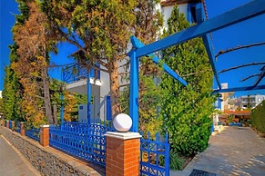 Bbq, Balcony, 42mbps, King, Backyard, Full Kitchen-1