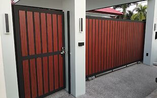 Private Pool With Jacuzzi & Kids Pool @ Royal Park