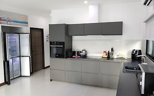 Private Pool With Jacuzzi & Kids Pool @ Royal Park