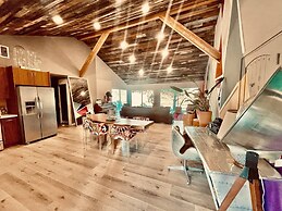 5 Elements Sleeps 246 Fire Pits Poolhot Tub