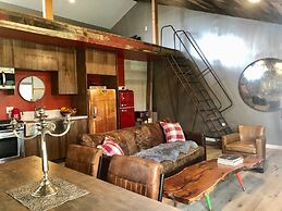 5 Elements Sleeps 246 Fire Pits Poolhot Tub