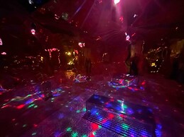 5 Elements Sleeps 246 Fire Pits Poolhot Tub