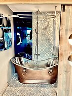 5 Elements Sleeps 246 Fire Pits Poolhot Tub