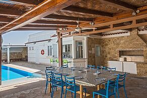 Papas Family Villa With Private Pool Wheelchair Accessible
