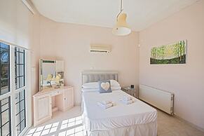 Papas Family Villa With Private Pool Wheelchair Accessible