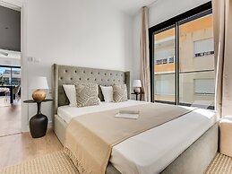 Sanders Crystal 1 - Cute  2-bdr Apt With Shared Pool