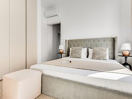 Sanders Crystal 1 - Cute  2-bdr Apt With Shared Pool