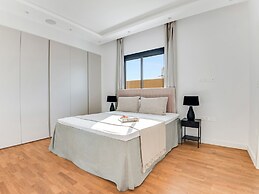 Sanders Crystal 2 - Cute 1-bdr Apt With Shared Rooftop