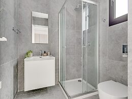 Sanders Crystal 2 - Penthous With Shared Rooftop