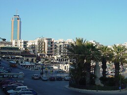 Apartment With Pool Near Beach In St Julians