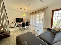 Gorgeous Villa for 8 With Shared Pool
