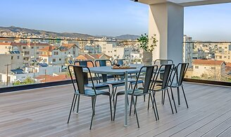 Sanders Crystal 2 - Petite 2-bdr Apt With Shared Rooftop