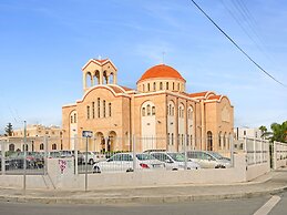 Sanders Crystal 1 - Delightful 2-bdr Apt With Shared Pool