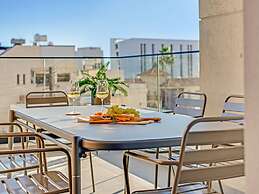 Sanders Crystal 1 - Delightful 2-bdr Apt With Shared Pool