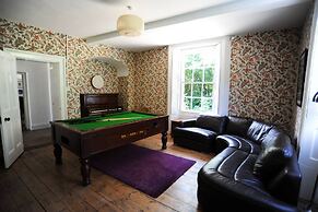 Manor House Moreton - Entire Holiday Home