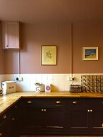Manor House Moreton - Entire Holiday Home