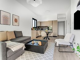 Sanders Crystal 1 - Charming 1-bdr Apt With Shared Pool