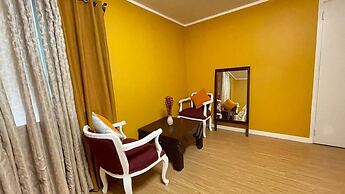 House w 3 Bedrooms And 3 Baths - Free Parking