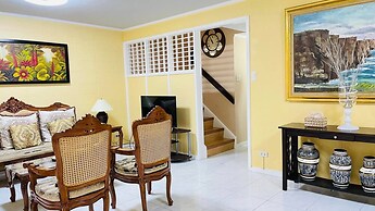 House w 3 Bedrooms And 3 Baths - Free Parking