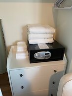Cozy, Clean Updated Sensational Bright Relaxing Private Room Ren