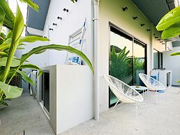 Stylish 3br Pool Villa Walk to Beautiful Naiyang Beach