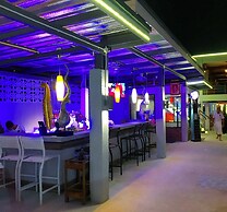 Stylish 3br Pool Villa Walk to Beautiful Naiyang Beach