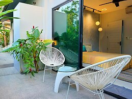 Stylish 3br Pool Villa Walk to Beautiful Naiyang Beach