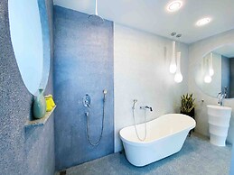 Stylish 3br Pool Villa Walk to Beautiful Naiyang Beach