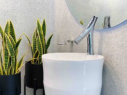 Stylish 3br Pool Villa Walk to Beautiful Naiyang Beach