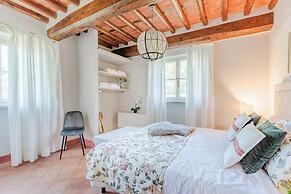 Elisa Farmhouse Apartment in Wine Resort