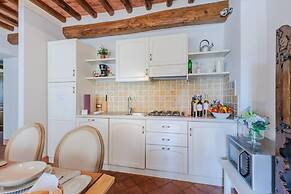 Elisa Farmhouse Apartment in Wine Resort