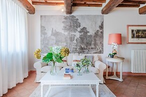 Elisa Farmhouse Apartment in Wine Resort