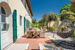 Elisa Farmhouse Apartment in Wine Resort