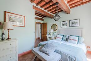 Elisa Farmhouse Apartment in Wine Resort
