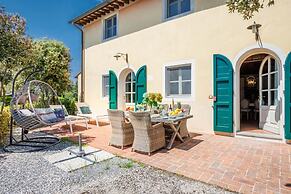 Elisa Farmhouse Apartment in Wine Resort