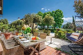 Elisa Farmhouse Apartment in Wine Resort