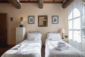 Elisa Farmhouse Apartment in Wine Resort