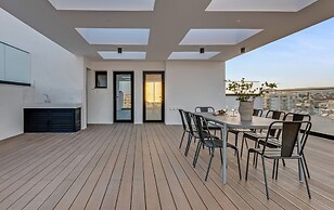 Sanders Crystal 2 - Humble 1-bdr Apt With Shared Rooftop