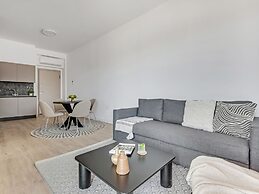 Sanders Crystal 2 - Dreamy 3-bdr. Apt. With Shared Rooftop