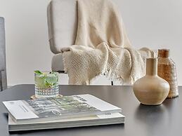 Sanders Crystal 2 - Dreamy 3-bdr. Apt. With Shared Rooftop