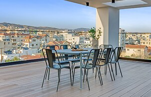 Sanders Crystal 2 - Dreamy 3-bdr. Apt. With Shared Rooftop