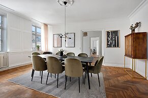 Sanders Square - Spacious 6-bdr Apt Near Nyhavn