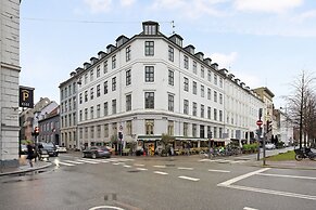 Sanders Square - Spacious 6-bdr Apt Near Nyhavn